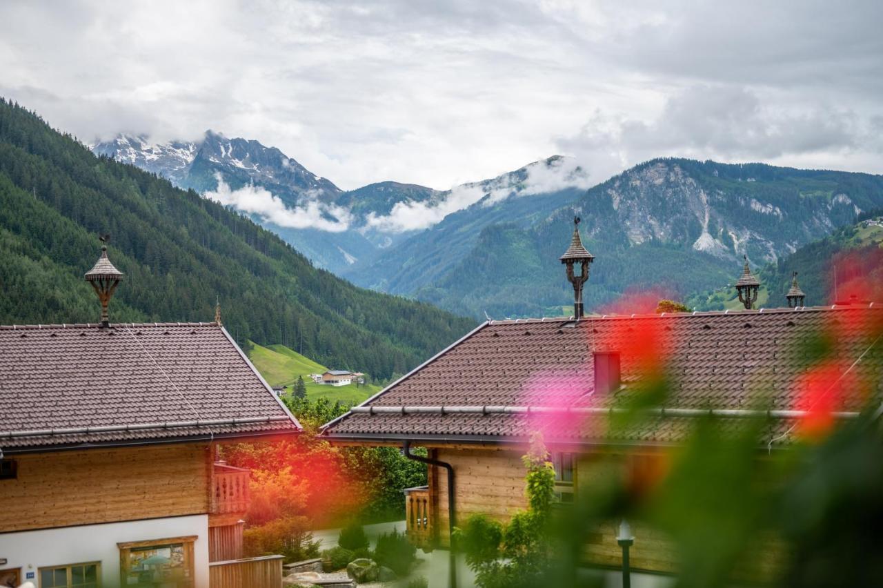 Chaletdorf Am Sonnenhang Apartment Neukirchen am Grossvenediger Exterior photo